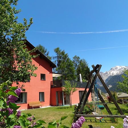 Chasa Felix Scuol Apartamento Quarto foto