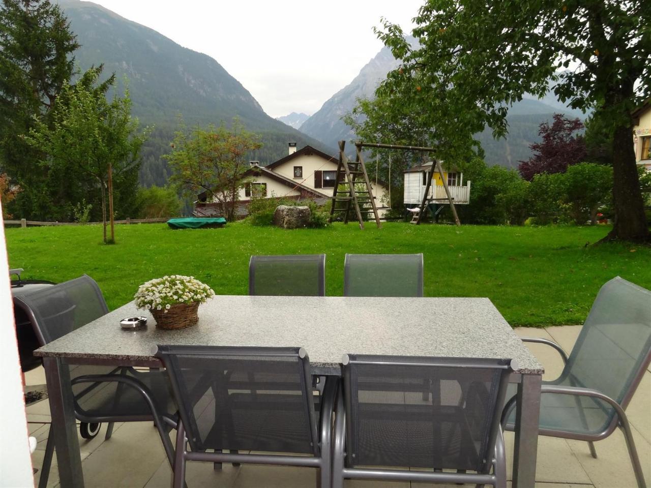 Chasa Felix Scuol Apartamento Exterior foto